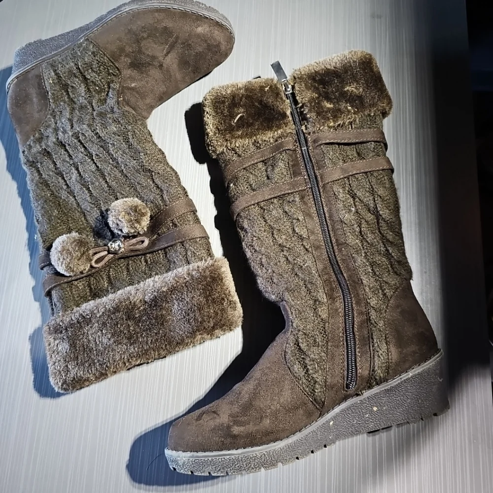Michael Kors Kendall Update Brown Cable Knit Boots W/Pom Poms Size 5 EUC‎